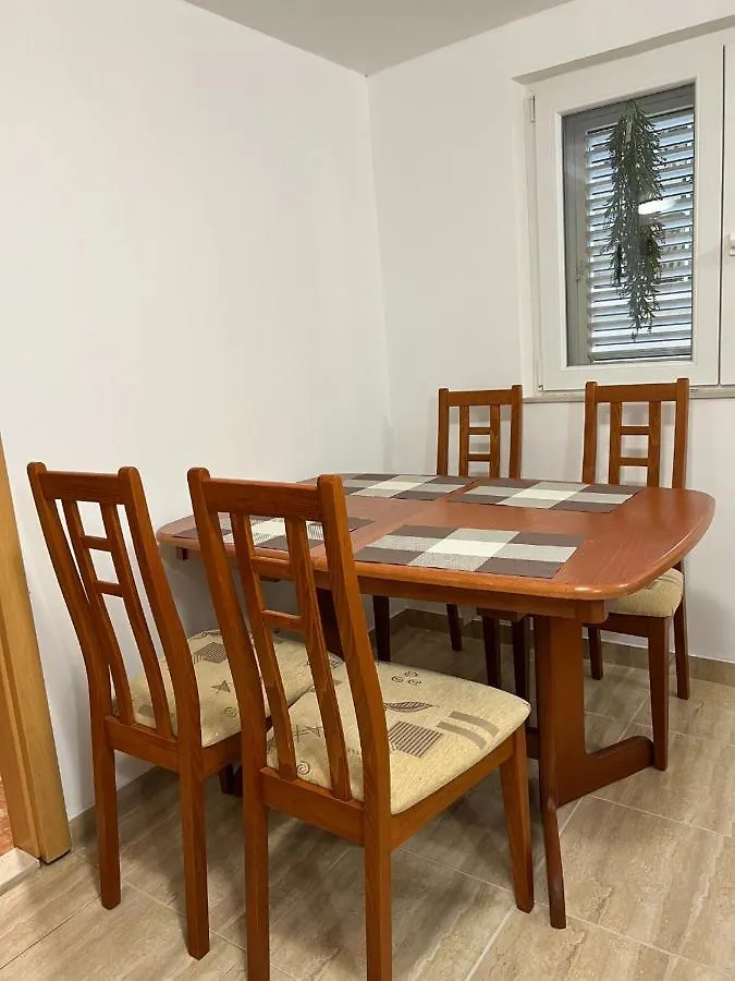 Lovely Apartment In Split, Close To All Attractions