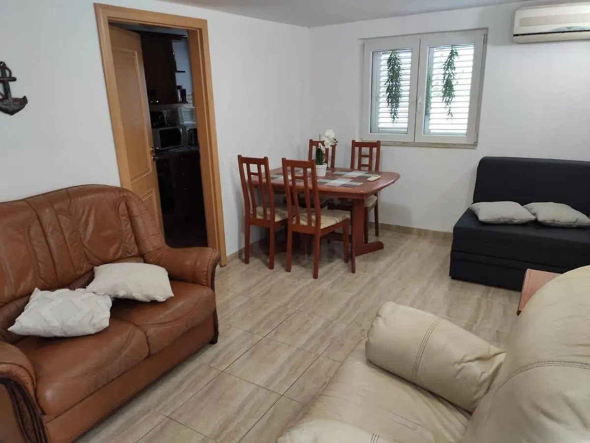 Lovely Apartment In Split, Close To All Attractions