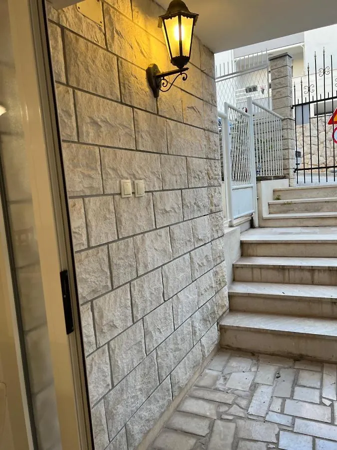 Lovely Apartment In Split, Close To All Attractions